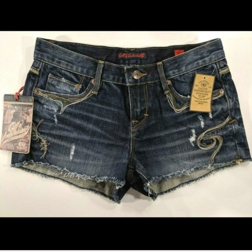 CULT OF INDIVIDUALITY Tantra Distressed Short